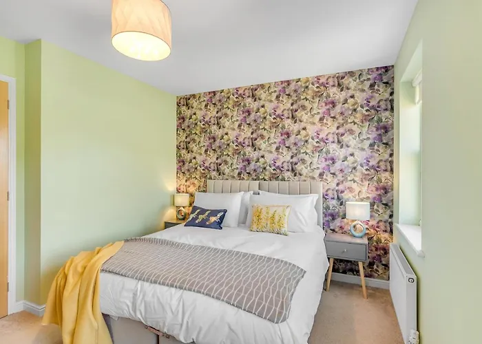 2Br Saunders Rest Wifi Parking Full Kitchen