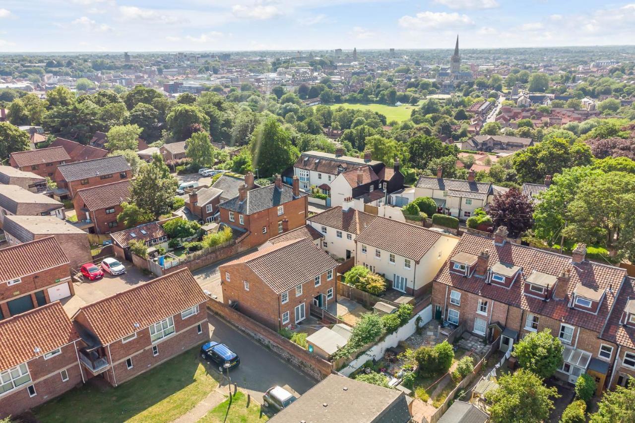2br Saunders Rest Wifi Parking Full Kitchen * Norwich