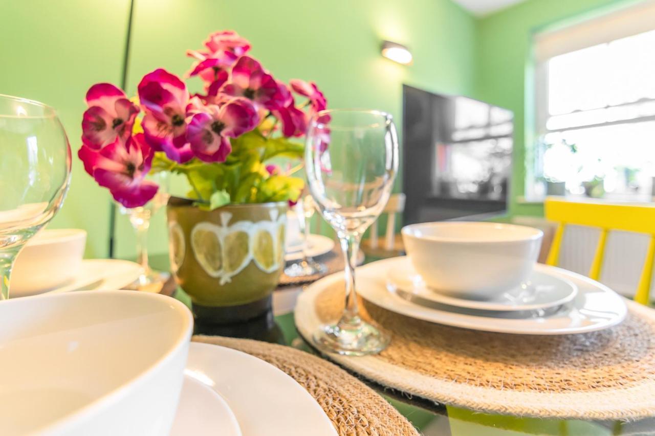 Casa de Férias 2br Saunders Rest Wifi Parking Full Kitchen